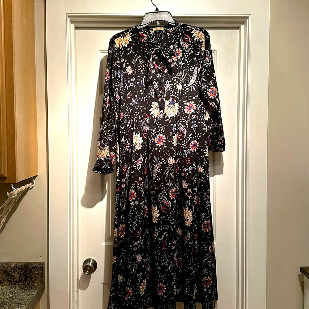 Acevog Black Floral A-Line Tie Dress